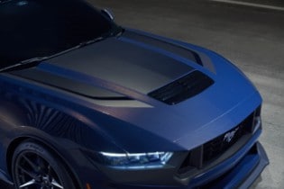 Mustang Dark Horse 